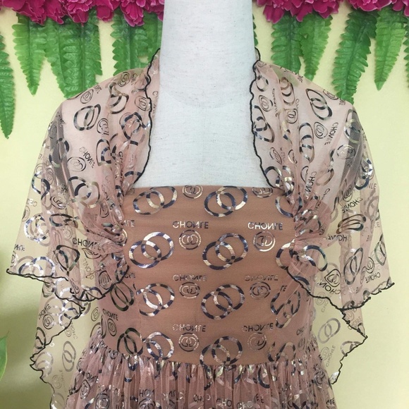 Dresses - Picture 2 of 3